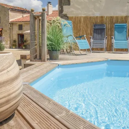 Two-bedroom Holiday In Salles Les Aulnay *